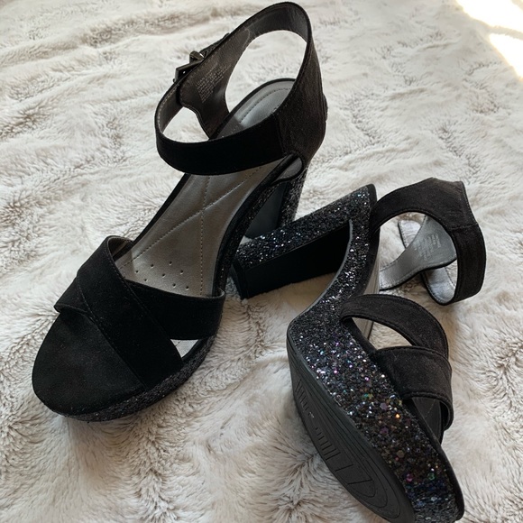 Black sparkly open toed heels. Sz 8.5 - Picture 2 of 11
